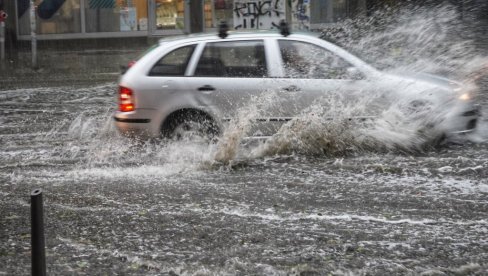 U OVIM DELOVIMA SRBIJE VEĆ PLJUŠTI KIŠA I GRMI: Evo kuda će se premeštati jako nevreme tokom ostatka dana