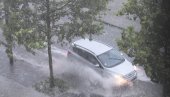 NAJAVLJENI PLJUSKOVI, OLUJNI VETAR I GRAD: Evo kad sve počinje
