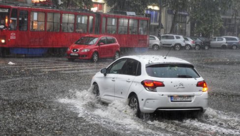 OVAJ DEO SRBIJE JE U OPASNOSTI OD IZLIVANJA REKA I BUJIČNIH POPLAVA: Očekuje se preko 30 litara kiše