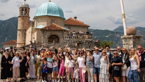 PO SVETU IH RASULA OLUJA: Prvi put se okupile tri generacije nakon skoro tri decenije