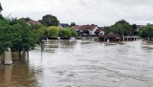 POPLAVE U HRVATSKOJ: Vodostaj Kupe opasno raste, bujice u Gospiću, ugrožen Karlovac