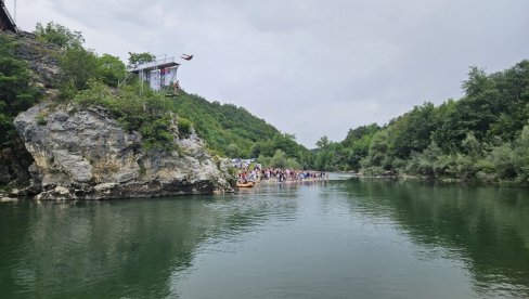 HITNO UPOZORENJE RHMZ: Porastao vodostaj ove reke, naredna 24 sata iznad granice redovne odbrane od poplava HITNO UPOZORENJE RHMZ: Porastao vodostaj ove reke, naredna 24 sata iznad granice redovne odbrane od poplava