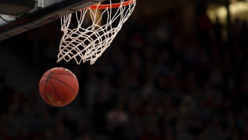 CRVENO-BELA SILA: Zvezda nanela prvi poraz Emlaku CRVENO-BELA SILA: Zvezda nanela prvi poraz Emlaku