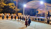 MUZIČKI PROGRAM U BUSILOVCU: Još jedno paraćinsko selo ugostilo folkloraše (FOTO)