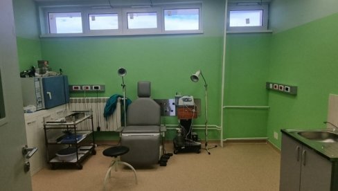ДОДАТНО СТИЖЕ ЈОШ ОПРЕМЕ: Врањска нова болница примила прве пацијенте (ФОТО) ДОДАТНО СТИЖЕ ЈОШ ОПРЕМЕ: Врањска нова болница примила прве пацијенте (ФОТО)