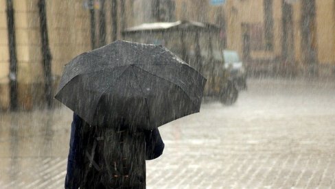 I DALJE VARLJIVO VREME: Zbog nepogoda na snazi meteoalarm, temperatura i preko 30 stepeni