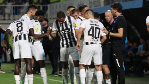 ODLOŽENA UTAKMICA 4. KOLA SUPERLIGE SRBIJE: Fudbaleri Radničkog i Partizana ne izlaze na teren ODLOŽENA UTAKMICA 4. KOLA SUPERLIGE SRBIJE: Fudbaleri Radničkog i Partizana ne izlaze na teren
