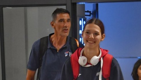 ZLATNA ANGELINA TOPIĆ SE VRATILA U SRBIJU: Evropsko zlato stiglo u Beograd (FOTO) ZLATNA ANGELINA TOPIĆ SE VRATILA U SRBIJU: Evropsko zlato stiglo u Beograd (FOTO)