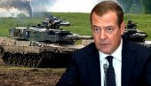 MEDVEDEV POSLAO PORUKU ČEČENIMA: Stao pred vojnike koji idu u Ukrajinu, pa izgovorio istorijske reči