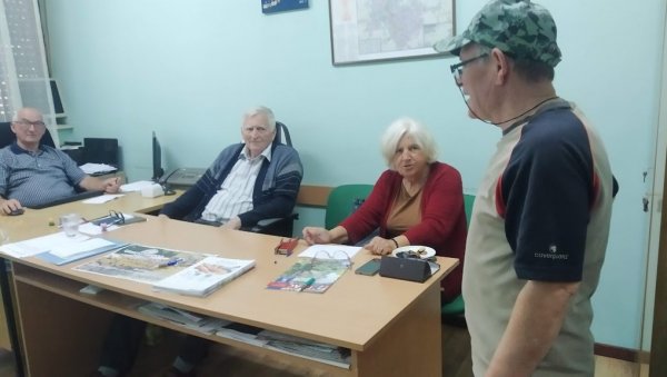 ПЕНЗИОНЕРИ СЕ ПРИЈАВЉУЈУ ЗА ПАКЕТЕ: У Параћину јавни позив отворен до 18. августа (ФОТО)