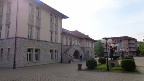 УГЉЕВИК ЈЕ ДАНАС УГОСТИО ВЕТЕРАНЕ МИНУЛОГ РАТА: Окупљање у Богутовом Селу УГЉЕВИК ЈЕ ДАНАС УГОСТИО ВЕТЕРАНЕ МИНУЛОГ РАТА: Окупљање у Богутовом Селу