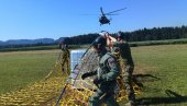 SRPSKI VOJNICI U SLOVENIJI: Pripadnici VS pomažu građanima u otklanjanju posledica poplava (FOTO)