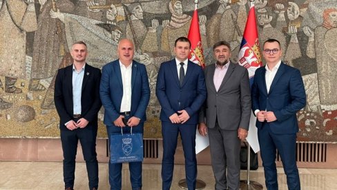 ПОДРШКА КАНЦЕЛАРИЈИ ЗА МЛАДЕ: Министарство туризма и омладине потписало уговор са ГО Звездара ПОДРШКА КАНЦЕЛАРИЈИ ЗА МЛАДЕ: Министарство туризма и омладине потписало уговор са ГО Звездара