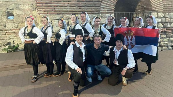 ВИЛО СЕ КОЛО БАНАТСКО: Фестивал у Житишту ВИЛО СЕ КОЛО БАНАТСКО: Фестивал у Житишту