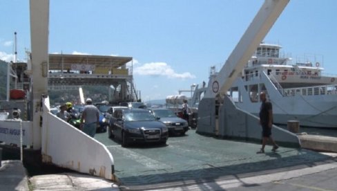 ЗА РУБРИКУ ВЕРОВАЛИ ИЛИ НЕ: Приход државе од трајектног превоза за 20 година 3,6 а за четири месеца преко четири милиона евра ЗА РУБРИКУ ВЕРОВАЛИ ИЛИ НЕ: Приход државе од трајектног превоза за 20 година 3,6 а за четири месеца преко четири милиона евра
