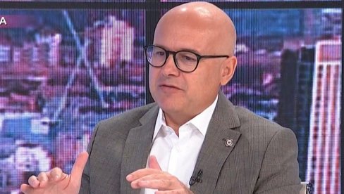 ТО НИЈЕ УВРЕДА САМО ЗА ВУЧИЋА, ВЕЋ ЗА СВЕ МАЈКЕ И ЖЕНЕ: Министар Вучевић о карикатури на насловници Данаса ТО НИЈЕ УВРЕДА САМО ЗА ВУЧИЋА, ВЕЋ ЗА СВЕ МАЈКЕ И ЖЕНЕ: Министар Вучевић о карикатури на насловници Данаса
