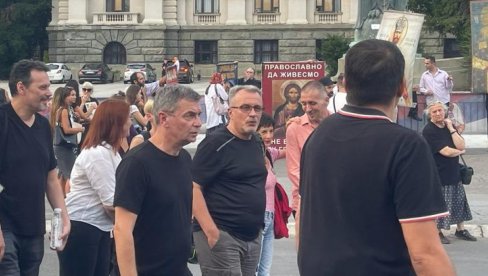 ТОТАЛНИ ХАОС У ОПОЗИЦИЈИ: Најновија одлука о протестима довела до тоталне поделе ТОТАЛНИ ХАОС У ОПОЗИЦИЈИ: Најновија одлука о протестима довела до тоталне поделе