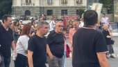 TOTALNI HAOS U OPOZICIJI: Najnovija odluka o protestima dovela do totalne podele