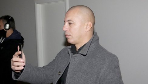 ЈЕДИНА СЛИКА: Како је Топалко изгледао док је још ИМАО КОСУ - СУЗЕ роним... (ФОТО)