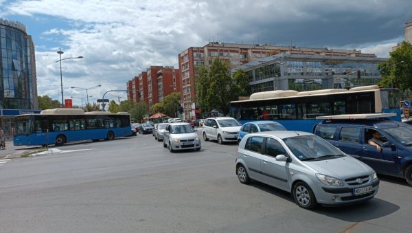 „ФЕСТИВАЛ УЛИЧНИХ СВИРАЧА“ ЗАТВАРА САОБРАЋАЈ: Привремена измена траса аутобуских линија у Петроварадину