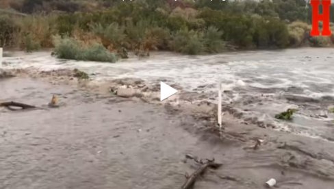 OLUJA RAZORILA KALIFORNIJU: Velike poplave i razaranja u Palm Springsu OLUJA RAZORILA KALIFORNIJU: Velike poplave i razaranja u Palm Springsu