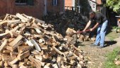 КУБИК ПО 2.900 ДИНАРА: Ступила на снагу мера коју је најавио председник Вучић КУБИК ПО 2.900 ДИНАРА: Ступила на снагу мера коју је најавио председник Вучић