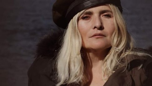 „OBJEKTIVOM MENJAM SVET“: Tatjana Galić Zetović, profesor srpskog sa talentom umetnika fotografije za „Novosti“ „OBJEKTIVOM MENJAM SVET“: Tatjana Galić Zetović, profesor srpskog sa talentom umetnika fotografije za „Novosti“