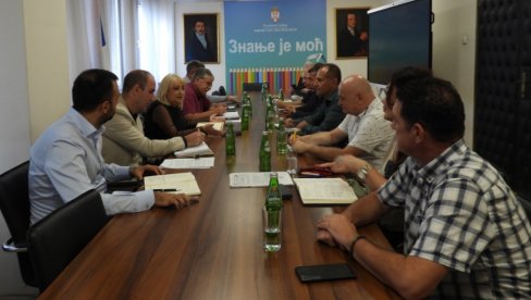 ШКОЛСКА ГОДИНА ПОЧИЊЕ РЕДОВНО: Bезбедност деце у првом плану ШКОЛСКА ГОДИНА ПОЧИЊЕ РЕДОВНО: Bезбедност деце у првом плану
