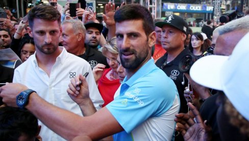 ĐOKOVIĆ JE PRVI OVDE ZAIGRAO TENIS: Srbin nastavlja da pomera granice (VIDEO) ĐOKOVIĆ JE PRVI OVDE ZAIGRAO TENIS: Srbin nastavlja da pomera granice (VIDEO)