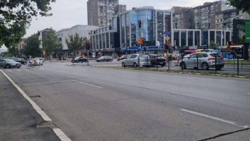 ДАНАС ПОПОДНЕ ПОНОВО КРЕЋЕ САОБРАЋАЈ ДУЖ ЦЕЛОГ БУЛЕВАРА ОСЛОБОЂЕЊА: Реконструисан најпрометнији булевар у Новом Саду ДАНАС ПОПОДНЕ ПОНОВО КРЕЋЕ САОБРАЋАЈ ДУЖ ЦЕЛОГ БУЛЕВАРА ОСЛОБОЂЕЊА: Реконструисан најпрометнији булевар у Новом Саду