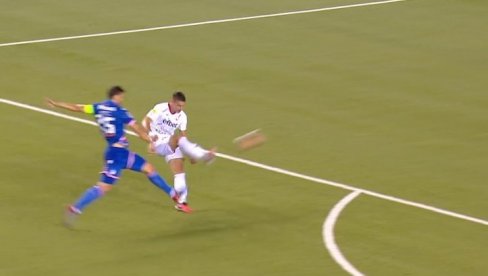 TREĆI ŠAMAR ŠAMPIONU: Ovako je Voždovac dao gol za 3:0 protiv Zvezde (VIDEO) TREĆI ŠAMAR ŠAMPIONU: Ovako je Voždovac dao gol za 3:0 protiv Zvezde (VIDEO)