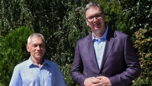 ВУЧИЋ СА ХАРЧЕНКОМ У ВИЛИ БОКЕЉКА: Овај видео демантује најновије лажи опозиционих медија (ВИДЕО) ВУЧИЋ СА ХАРЧЕНКОМ У ВИЛИ БОКЕЉКА: Овај видео демантује најновије лажи опозиционих медија (ВИДЕО)