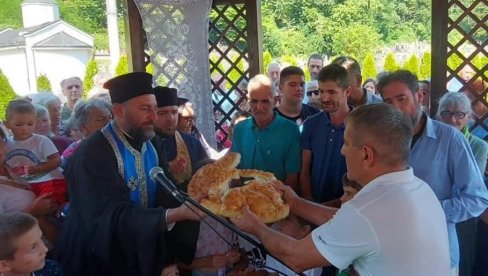 PROSLAVLJENA VELIKA GOSPOJINA: Tradicionalna svečanost u vrnjačkom selu Gračac PROSLAVLJENA VELIKA GOSPOJINA: Tradicionalna svečanost u vrnjačkom selu Gračac