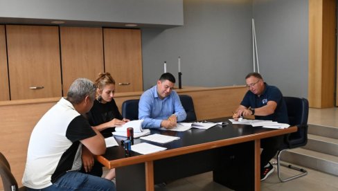 ИЗ КАСЕ ПЕТ МИЛИОНА ДИНАРА: Општина Сурчин помаже спортске клубове и друштва ИЗ КАСЕ ПЕТ МИЛИОНА ДИНАРА: Општина Сурчин помаже спортске клубове и друштва