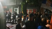 СРБИ ПРОТЕСТУЈУ ИСПРЕД ПРОСТОРИЈА ЕВРОПА САД У НИКШИЋУ: Литије широм Црне Горе (ФОТО/ВИДЕО)