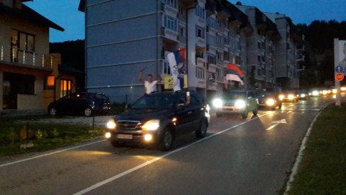 PODRŠKA PROTESTU SA CETINJA: Može i bez automobila, protiv prekrajanja izborne volje PODRŠKA PROTESTU SA CETINJA: Može i bez automobila, protiv prekrajanja izborne volje