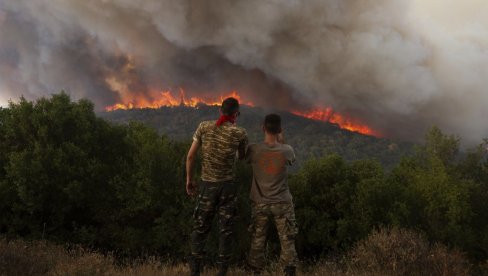 У ГРЧКОЈ И ДАЉЕ ДРАМАТИЧНО: Појачане снаге за гашење пожара у појединим областима У ГРЧКОЈ И ДАЉЕ ДРАМАТИЧНО: Појачане снаге за гашење пожара у појединим областима
