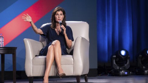 НИКИ ХЕЈЛИ ОСУЛА ПО ТРАМПУ: Исувише је стар, конфузан и склон испадима беса НИКИ ХЕЈЛИ ОСУЛА ПО ТРАМПУ: Исувише је стар, конфузан и склон испадима беса