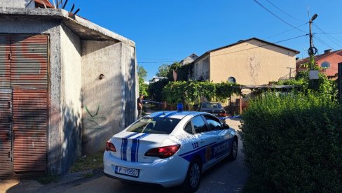 ПРВЕ ФОТОГРАФИЈЕ СА МЕСТА УБИСТВА У НИКШИЋУ: Полиција на терену (ФОТО) ПРВЕ ФОТОГРАФИЈЕ СА МЕСТА УБИСТВА У НИКШИЋУ: Полиција на терену (ФОТО)