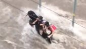 DRAMATIČNE SCENE POTOPA U ATINI: Ulice kao reke, zatvoreni delovi auto-puta (VIDEO) DRAMATIČNE SCENE POTOPA U ATINI: Ulice kao reke, zatvoreni delovi auto-puta (VIDEO)