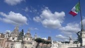 РУСКИЊА ЗАПРЕПАСТИЛА СВЕТ: Ево шта је урадила у Риму РУСКИЊА ЗАПРЕПАСТИЛА СВЕТ: Ево шта је урадила у Риму