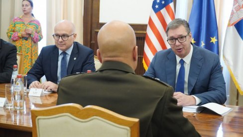 VUČIĆ NAKON SASTANKA SA KOMANDANTOM NACIONALNE GARDE OHAJA: Srbija je opredeljena da nastavi da gradi buduće strateško partnerstvo sa SAD VUČIĆ NAKON SASTANKA SA KOMANDANTOM NACIONALNE GARDE OHAJA: Srbija je opredeljena da nastavi da gradi buduće strateško partnerstvo sa SAD