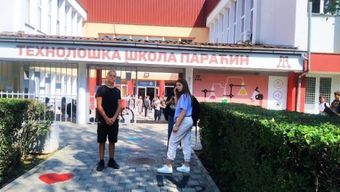 BAZAR POLOVNIH UDŽBENIKA: Sutra korisna akcija ispred ulaza paraćinske Tehnološke škole