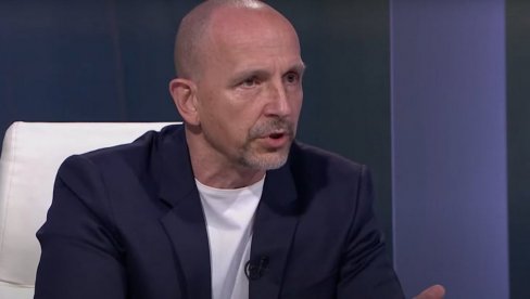 ЧЕТРНАЕСТ ГОДИНА НА ЛЕКОВИМА: Само најближи знали за болест водитеља ЧЕТРНАЕСТ ГОДИНА НА ЛЕКОВИМА: Само најближи знали за болест водитеља