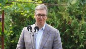 VUČIĆ OBILAZI CENTAR ZA PALIJATIVNO ZBRINJAVANJE UKC: Predsednik u nekadašnjoj kovid bolnici