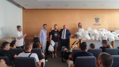 ПАКЕТИ ЗА БЕБЕ: Општина Звездара наставила акцију помоћи родитељима ПАКЕТИ ЗА БЕБЕ: Општина Звездара наставила акцију помоћи родитељима