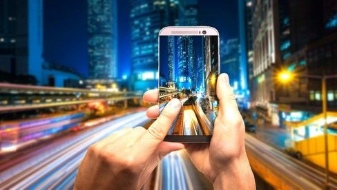 НЕСТАЈАЊЕ СА МРЕЖА: Зашто људи масовно бришу своје профиле или ћуте онлајн