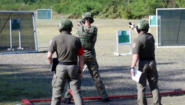 ПОГЛЕДАЈТЕ - КО ЈЕ БОЉИ ВОЈНА ИЛИ ЦИВИЛНА ПОЛИЦИЈА: Почело такмичење јединица припадника снага безбедности (ФОТО)