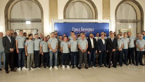 СВЕТИСЛАВ ПЕШИЋ: Играмо за Србију, али пре свега за наш народ и навијаче СВЕТИСЛАВ ПЕШИЋ: Играмо за Србију, али пре свега за наш народ и навијаче