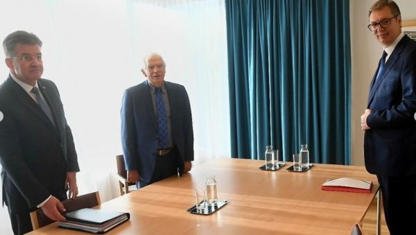 НОВА РУНДА ДИЈАЛОГА БЕОГРАДА И ПРИШТИНЕ: Завршен састанак Бореља и Лајчака са Вучићем НОВА РУНДА ДИЈАЛОГА БЕОГРАДА И ПРИШТИНЕ: Завршен састанак Бореља и Лајчака са Вучићем